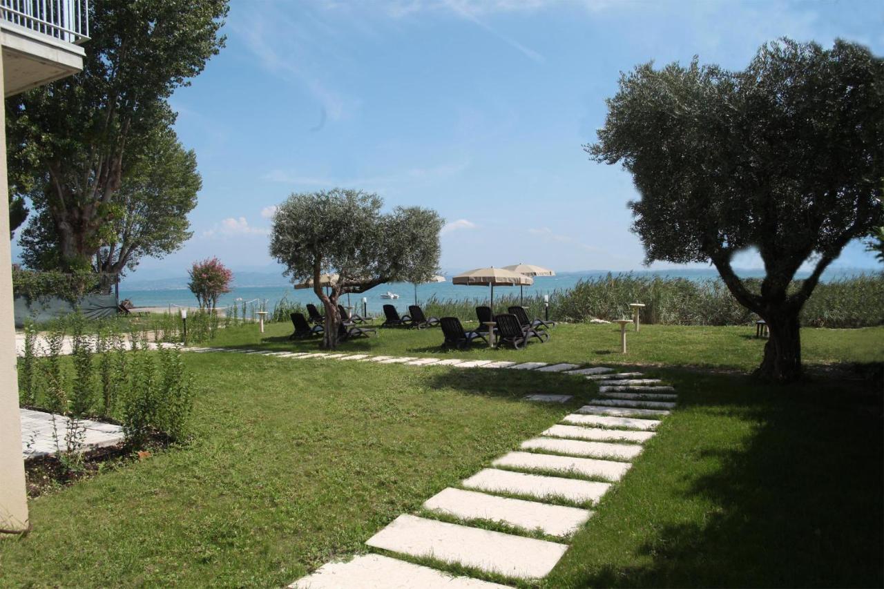 סירמיונה Smeraldo Dip Villa Canneto מראה חיצוני תמונה